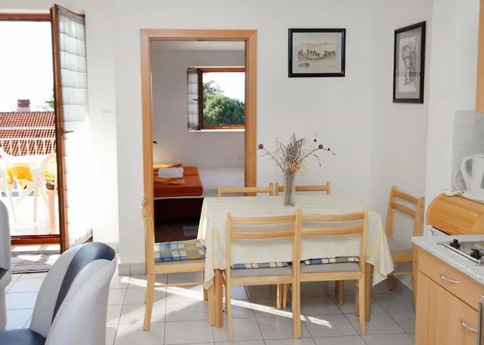 With A Parking Space Apartman Malinska